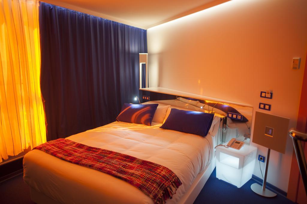 Resotel Villares de la Reina Ngoại thất bức ảnh